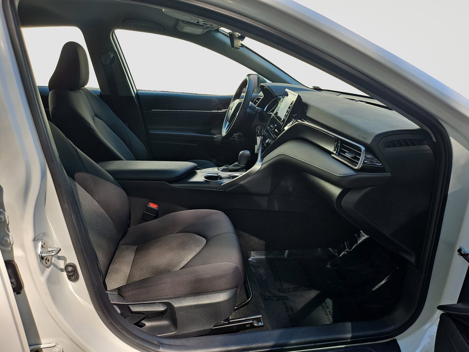 Used 2024 Toyota Camry LE FWD image 17