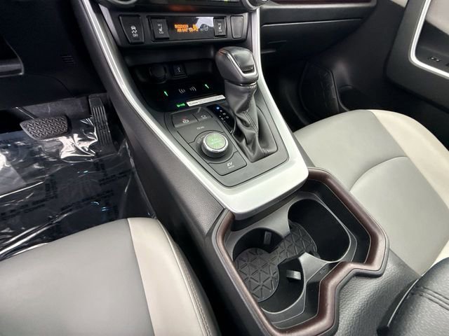 Used 2020 Toyota RAV4 Limited AWD/4WD image 21