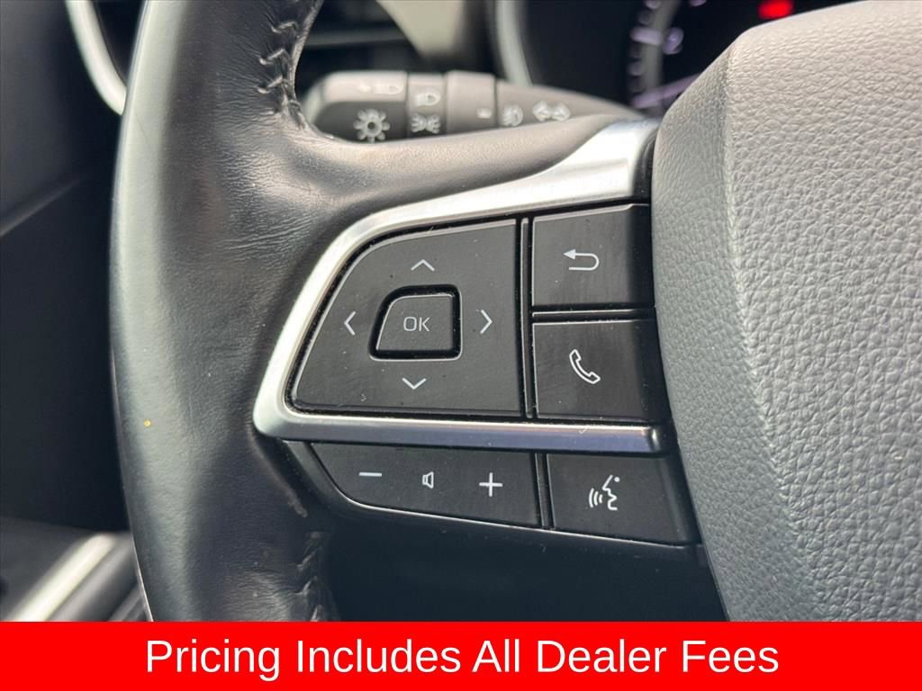 Used 2020 Toyota Highlander XLE FWD image 19