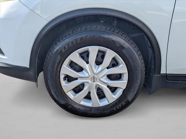 Used 2016 Nissan Rogue S w/ Appearance Package image 22