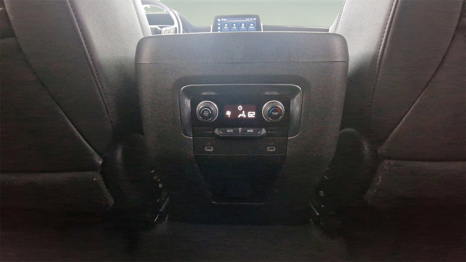 Used 2023 Chevrolet Suburban LT image 24