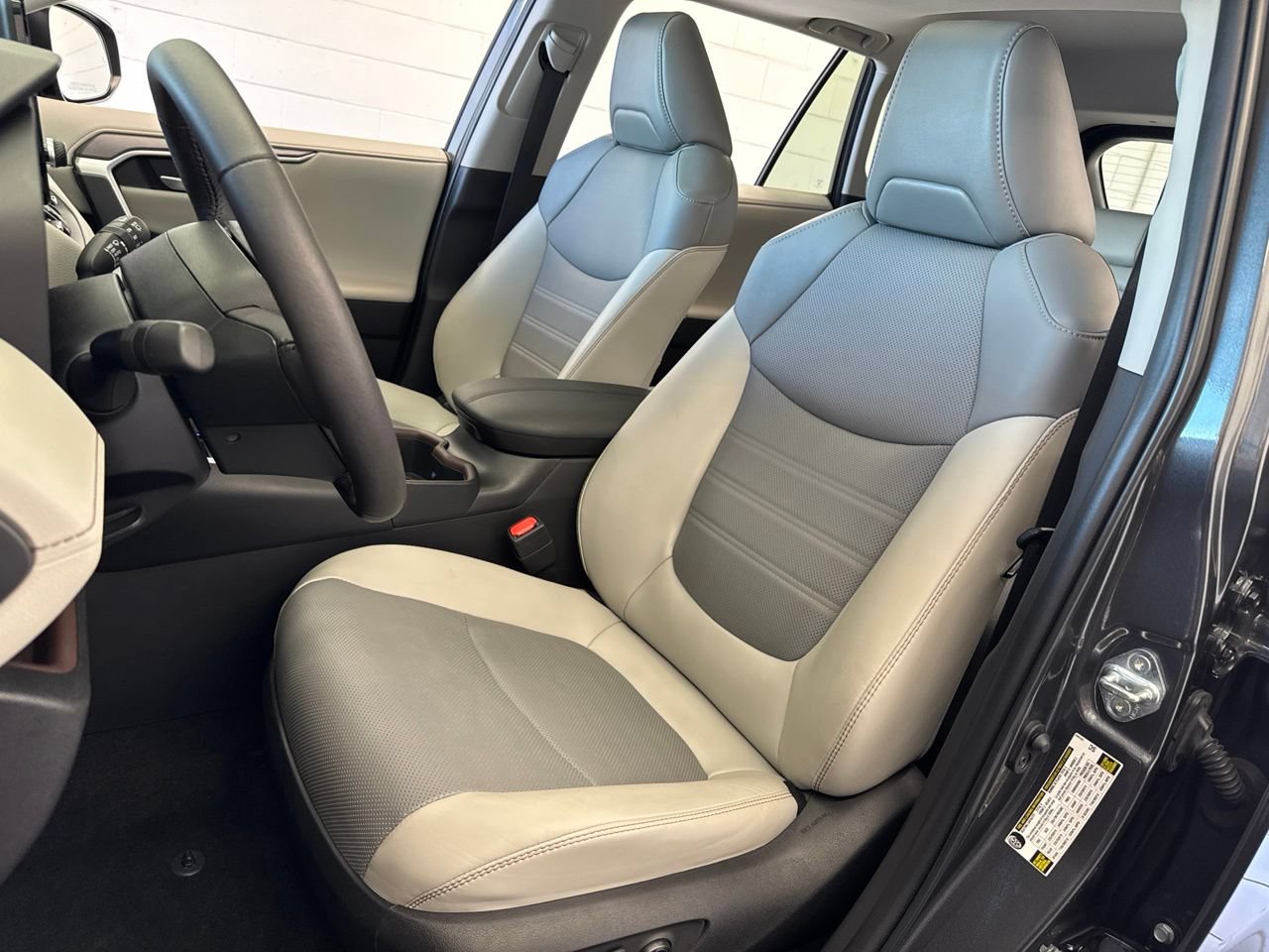 Used 2023 Toyota RAV4 Limited w/ Limited Grade Weather Package AWD/4WD image 16
