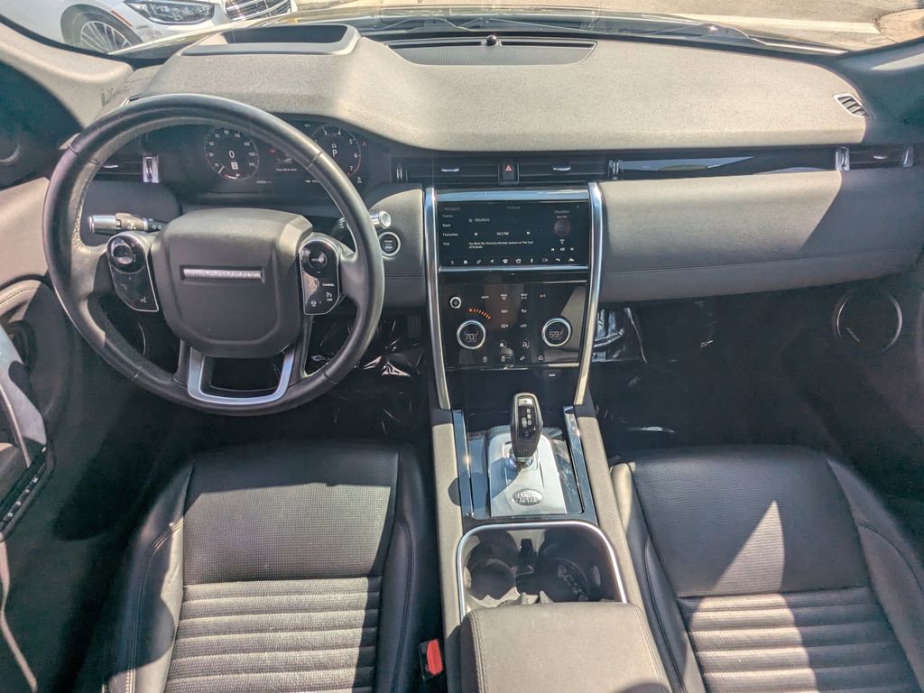 Used 2020 Land Rover Discovery Sport SE image 14