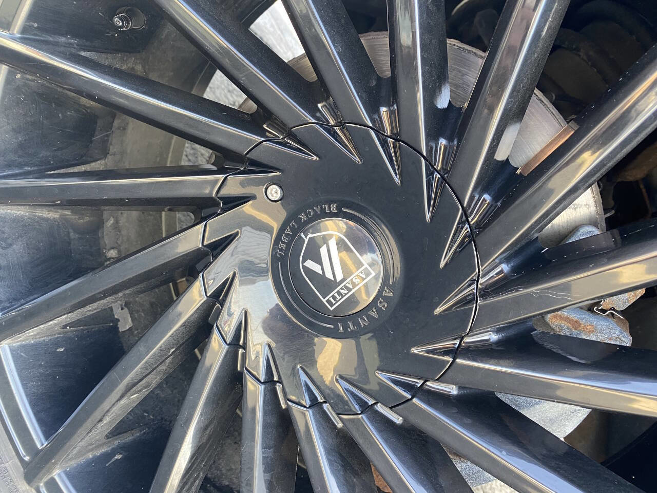 Used 2018 Chevrolet Tahoe LT image 10