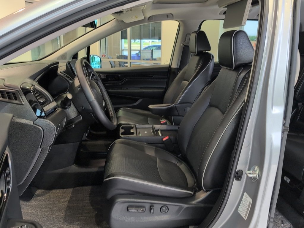 Used 2025 Honda Odyssey Elite image 12