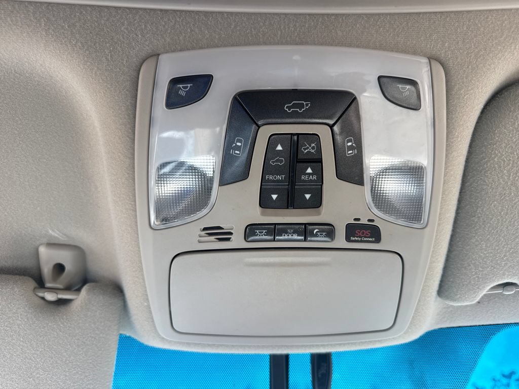 Used 2011 Toyota Sienna Limited FWD image 27