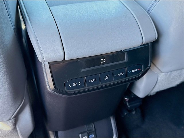 Used 2022 Toyota Highlander XLE image 22