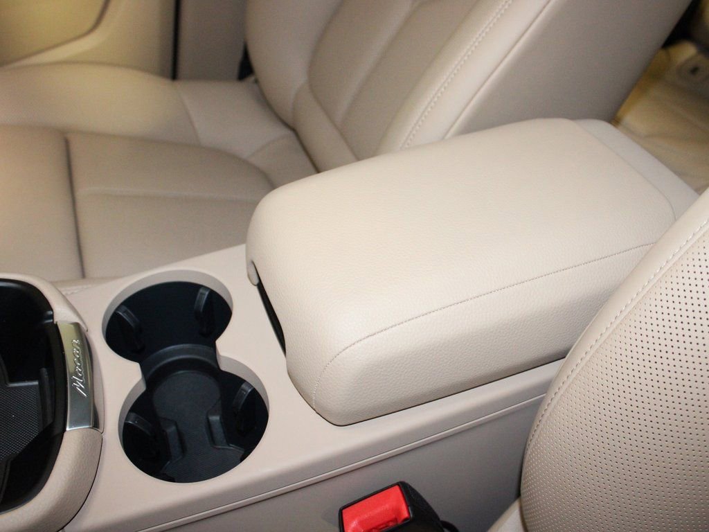 Certified 2025 Porsche Macan image 31