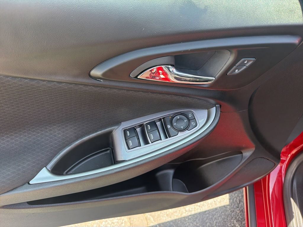 Used 2023 Chevrolet Malibu RS FWD image 24