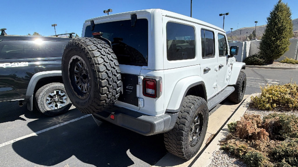 Used 2020 Jeep Wrangler Unlimited Sahara AWD/4WD image 2