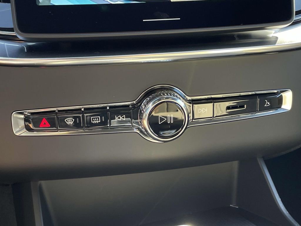 New 2026 Volvo XC90 B5 Core image 20