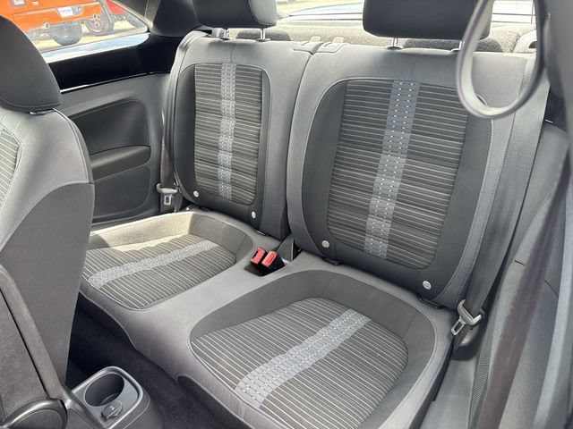 Used 2015 Volkswagen Beetle R-Line FWD image 13