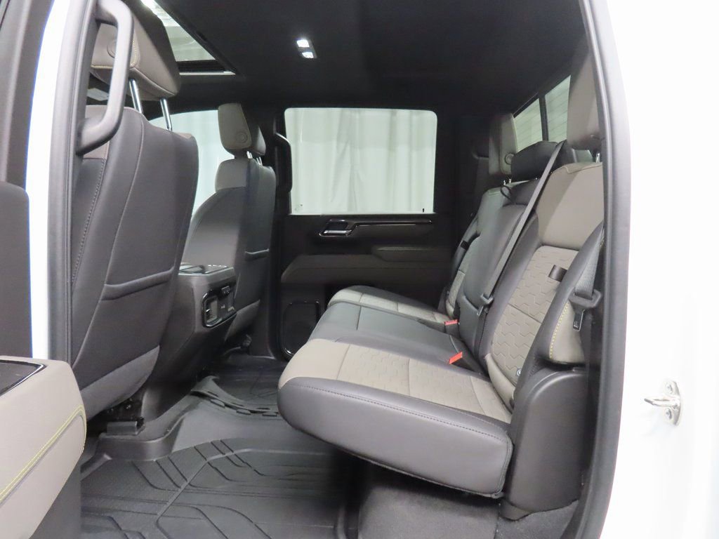 Used 2025 Chevrolet Silverado 2500 ZR2 w/ Technology Package image 13