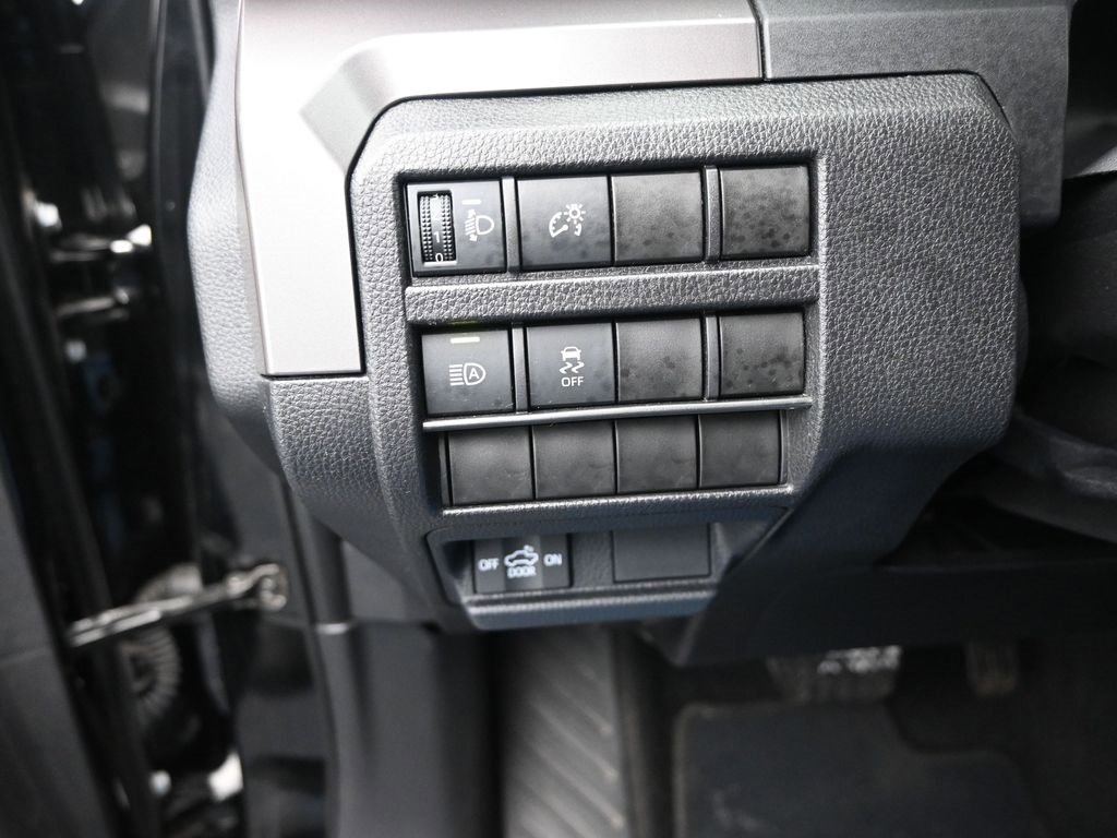 Used 2024 Toyota Tacoma TRD Off-Road image 25