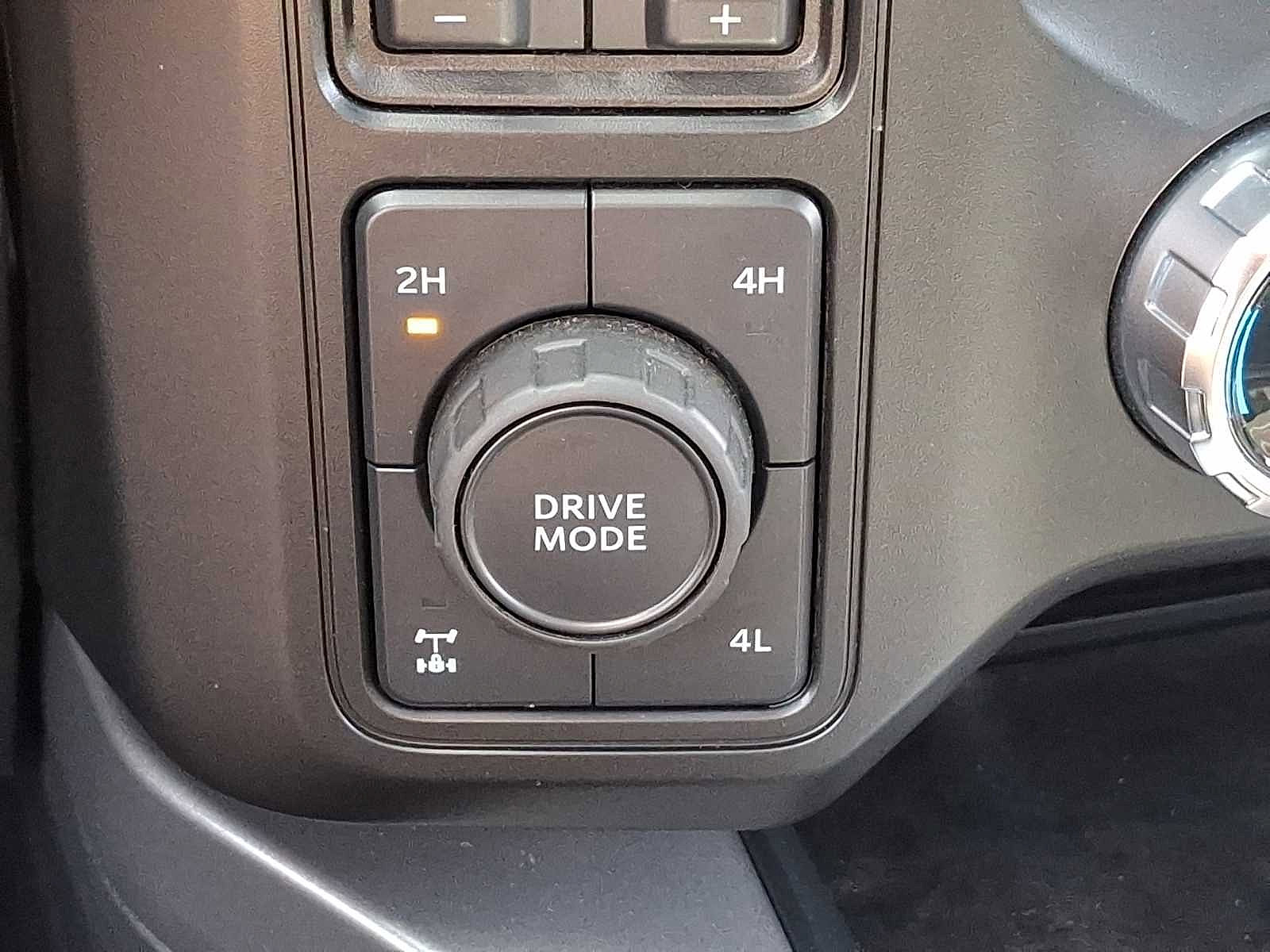 Certified 2024 Ford F250 Lariat w/ Lariat Ultimate Package image 27