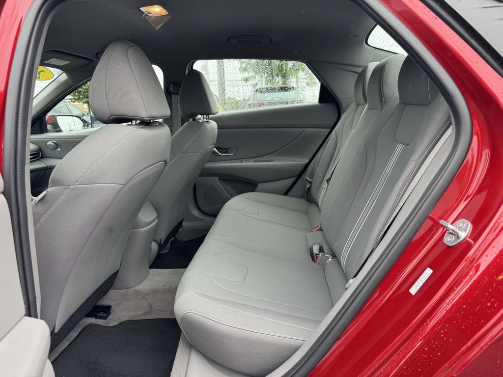 Used 2023 Hyundai Elantra SEL w/ Cargo Package FWD image 12