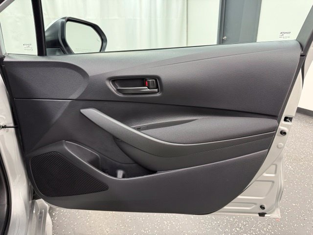 Used 2026 Toyota Corolla LE FWD image 8