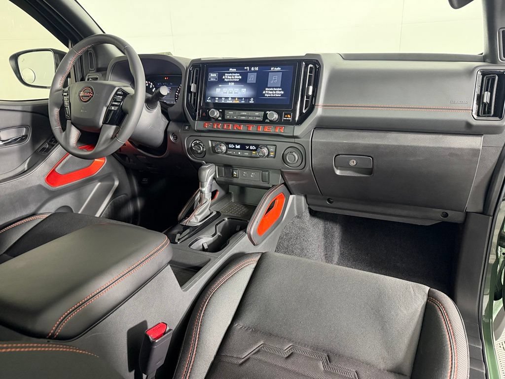 Used 2025 Nissan Frontier PRO-4X AWD/4WD image 15