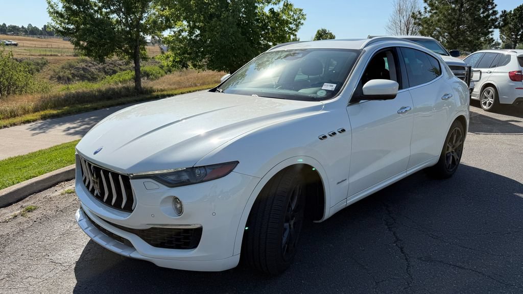 Used 2019 Maserati Levante GranLusso AWD/4WD image 2