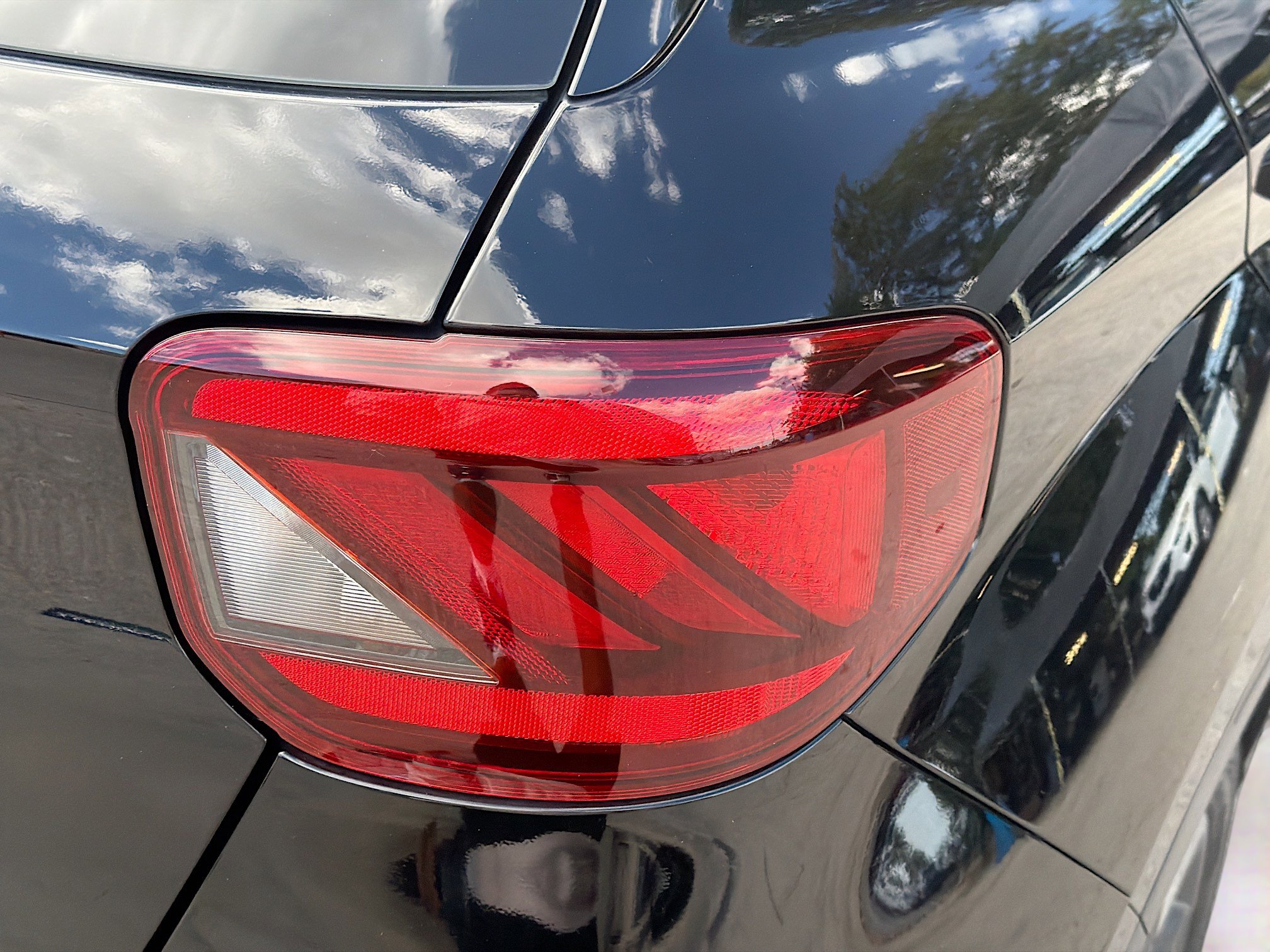 Used 2022 Hyundai Venue SEL image 24