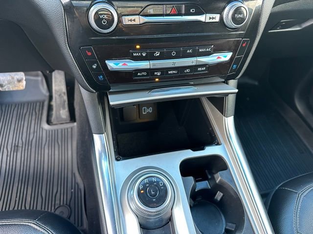 Used 2023 Ford Explorer Limited AWD/4WD image 24