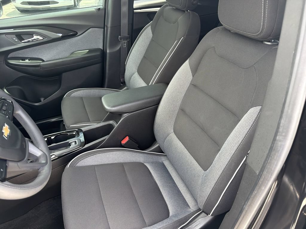 Used 2022 Chevrolet TrailBlazer LT FWD image 19