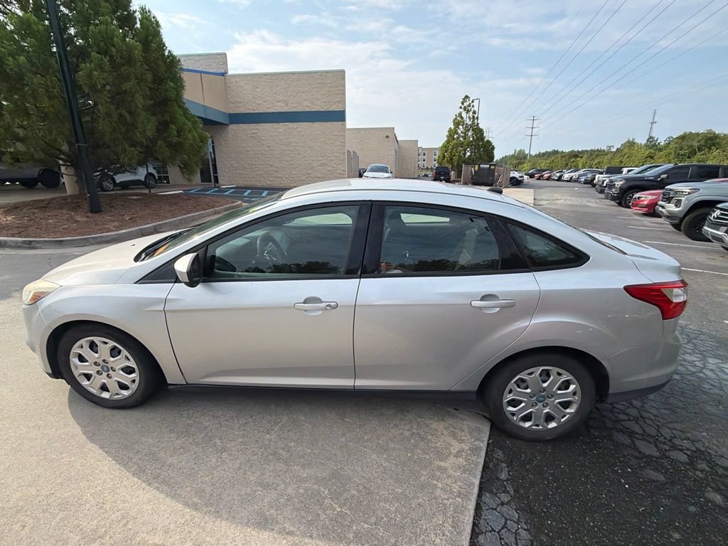 Used 2012 Ford Focus SE FWD image 6