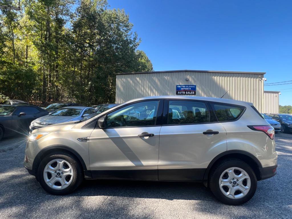 Used 2017 Ford Escape S image 2