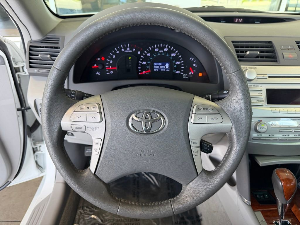 Used 2011 Toyota Camry XLE w/ XLE Extra-Value Pkg #2 image 24