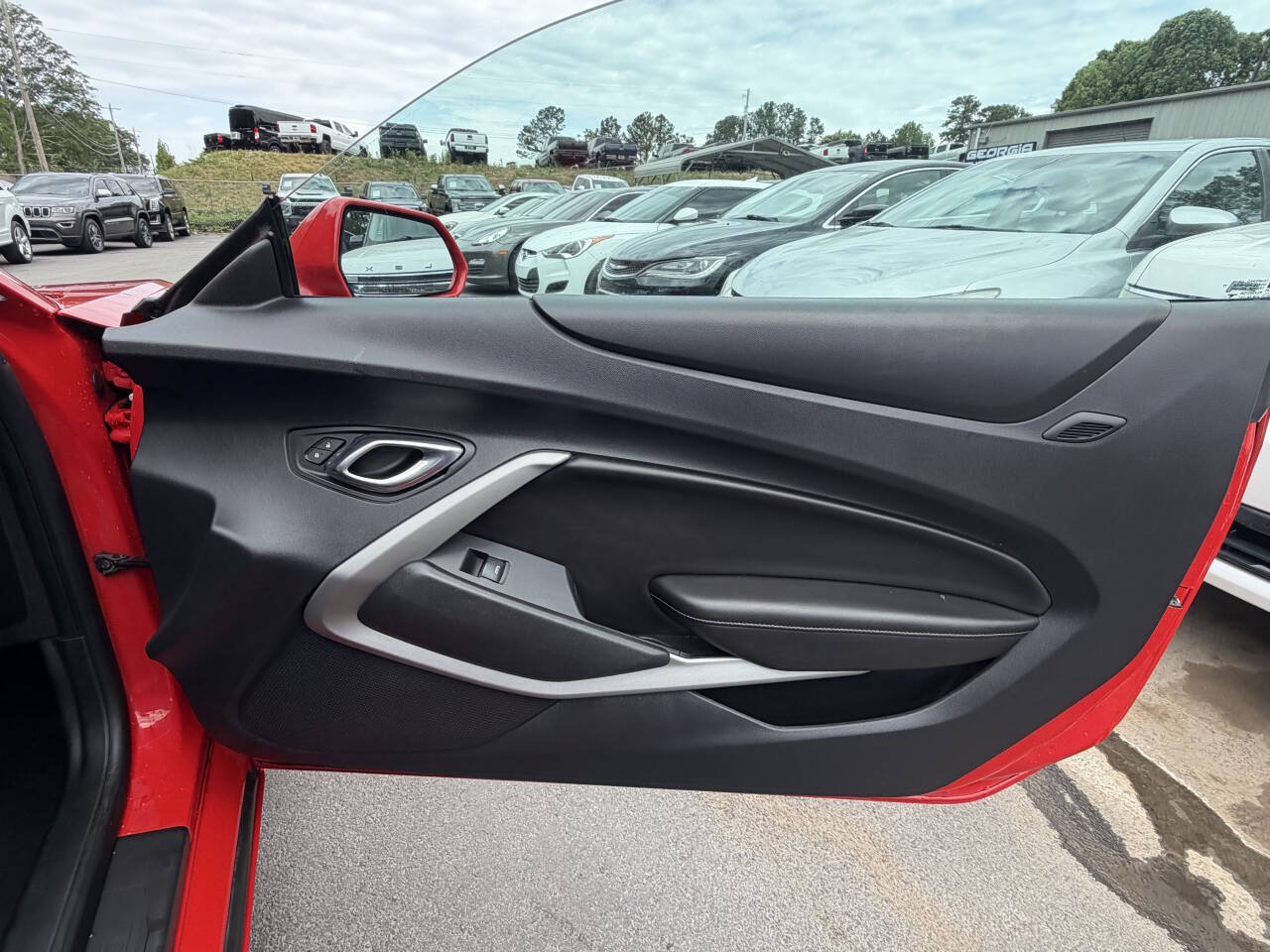 Used 2016 Chevrolet Camaro LT RWD image 17