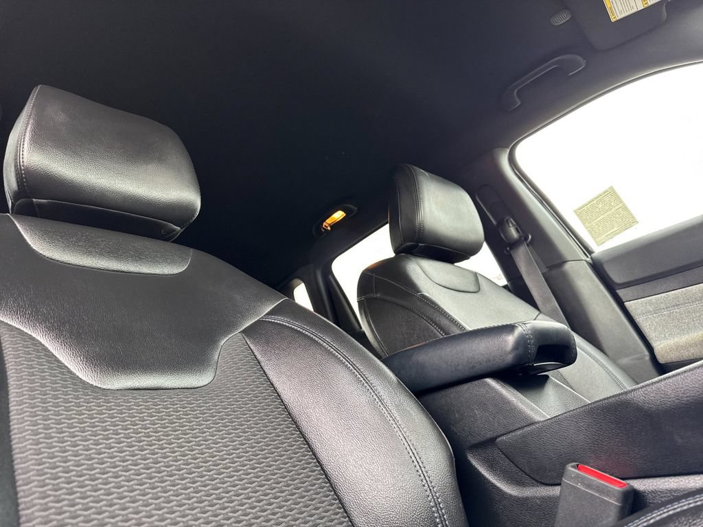 Used 2024 Jeep Compass Latitude AWD/4WD image 18