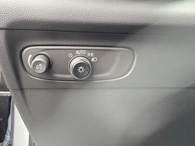 Used 2023 Buick Envision Essence image 29