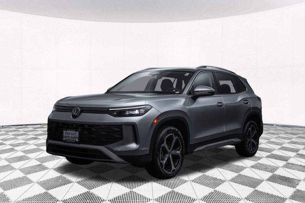 Used 2025 Volkswagen Tiguan SE image 32