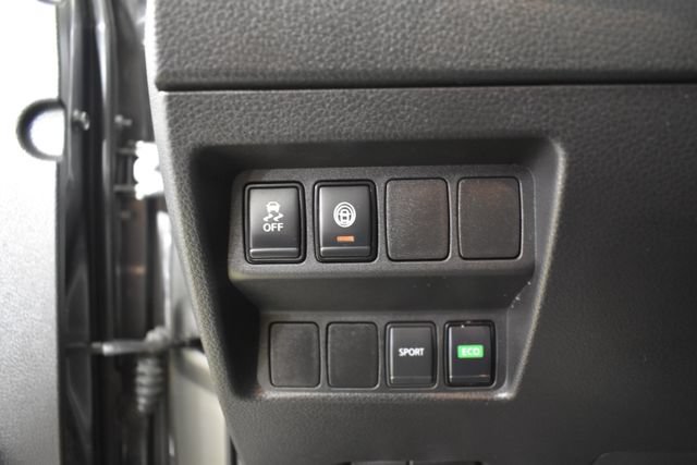 Used 2020 Nissan Rogue Sport S FWD image 9