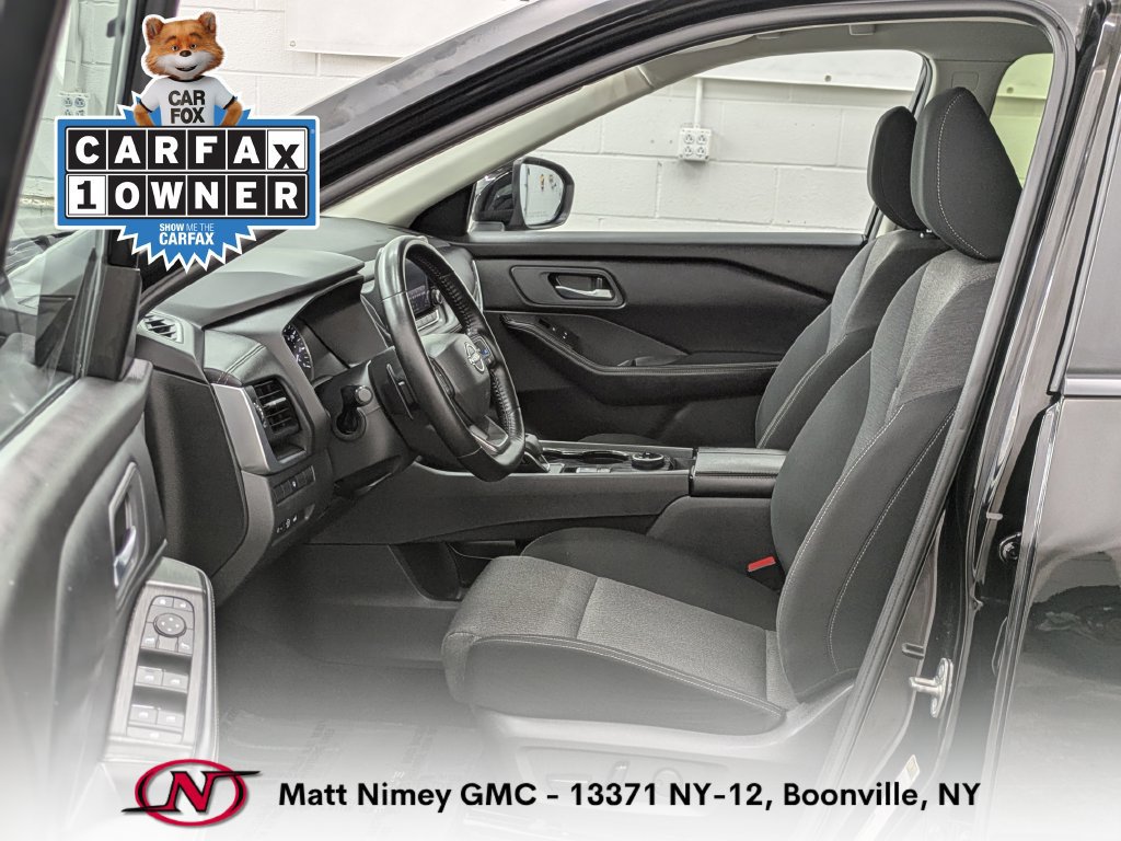 Used 2025 Nissan Rogue SV AWD/4WD image 4