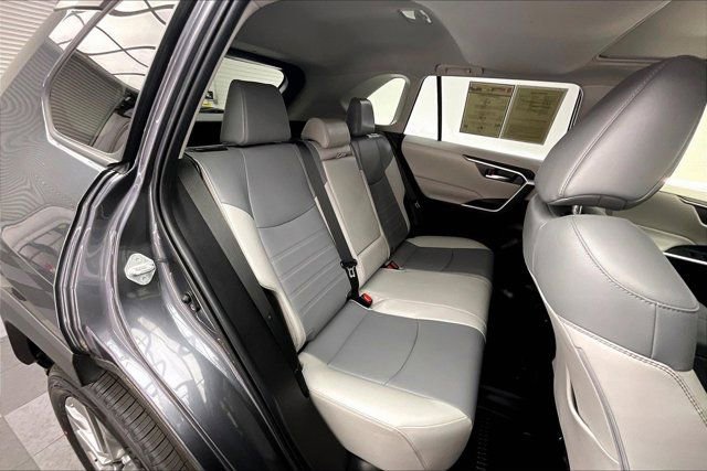 Used 2019 Toyota RAV4 XLE Premium w/ Cold Weather Package FWD image 19