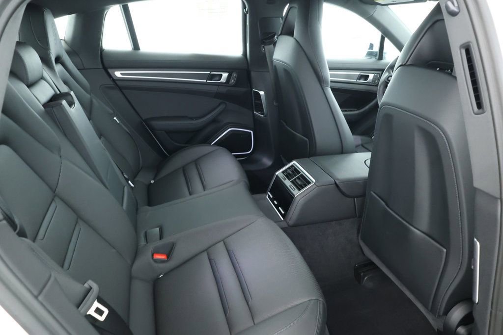 Used 2023 Porsche Panamera 4 Platinum Edition image 22