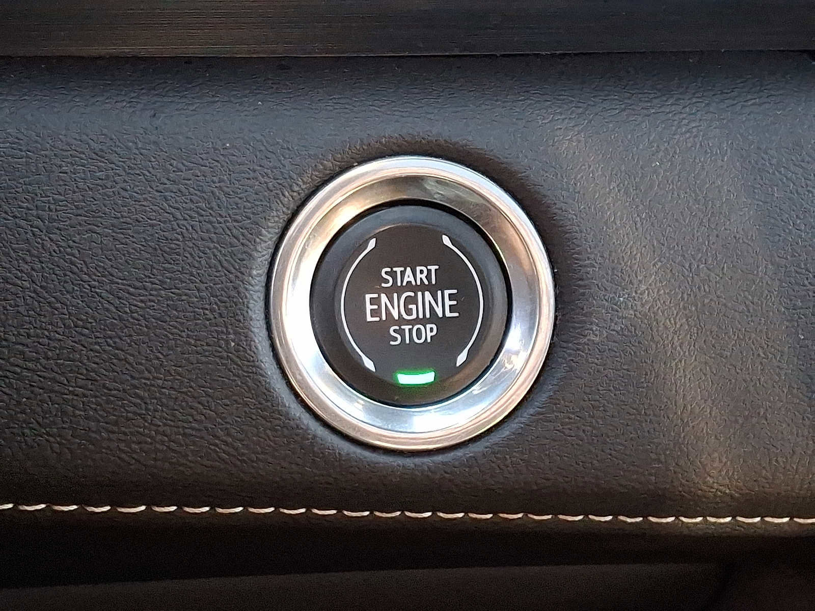 Used 2023 Cadillac Escalade Premium Luxury image 26