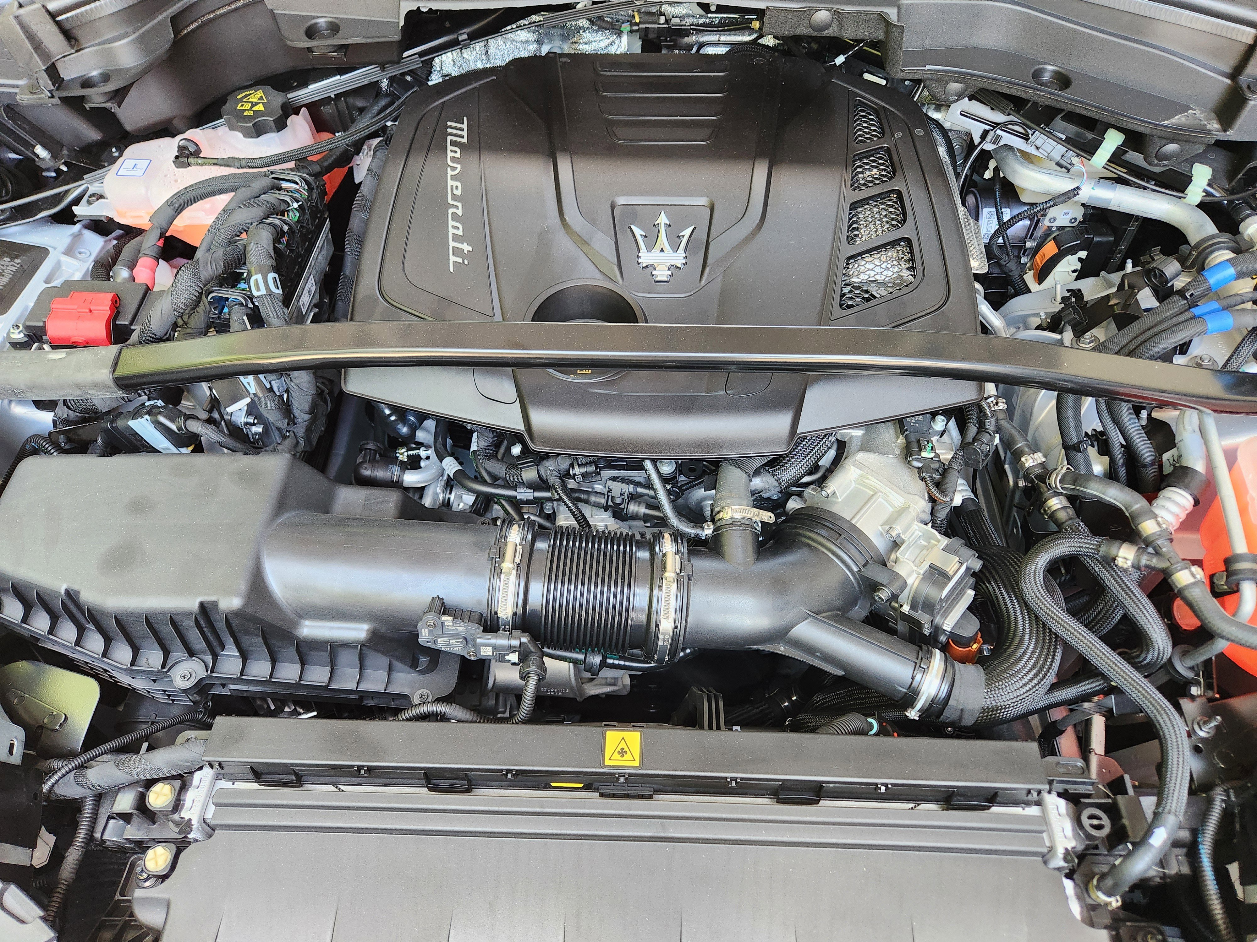 New 2025 Maserati Grecale GT image 9