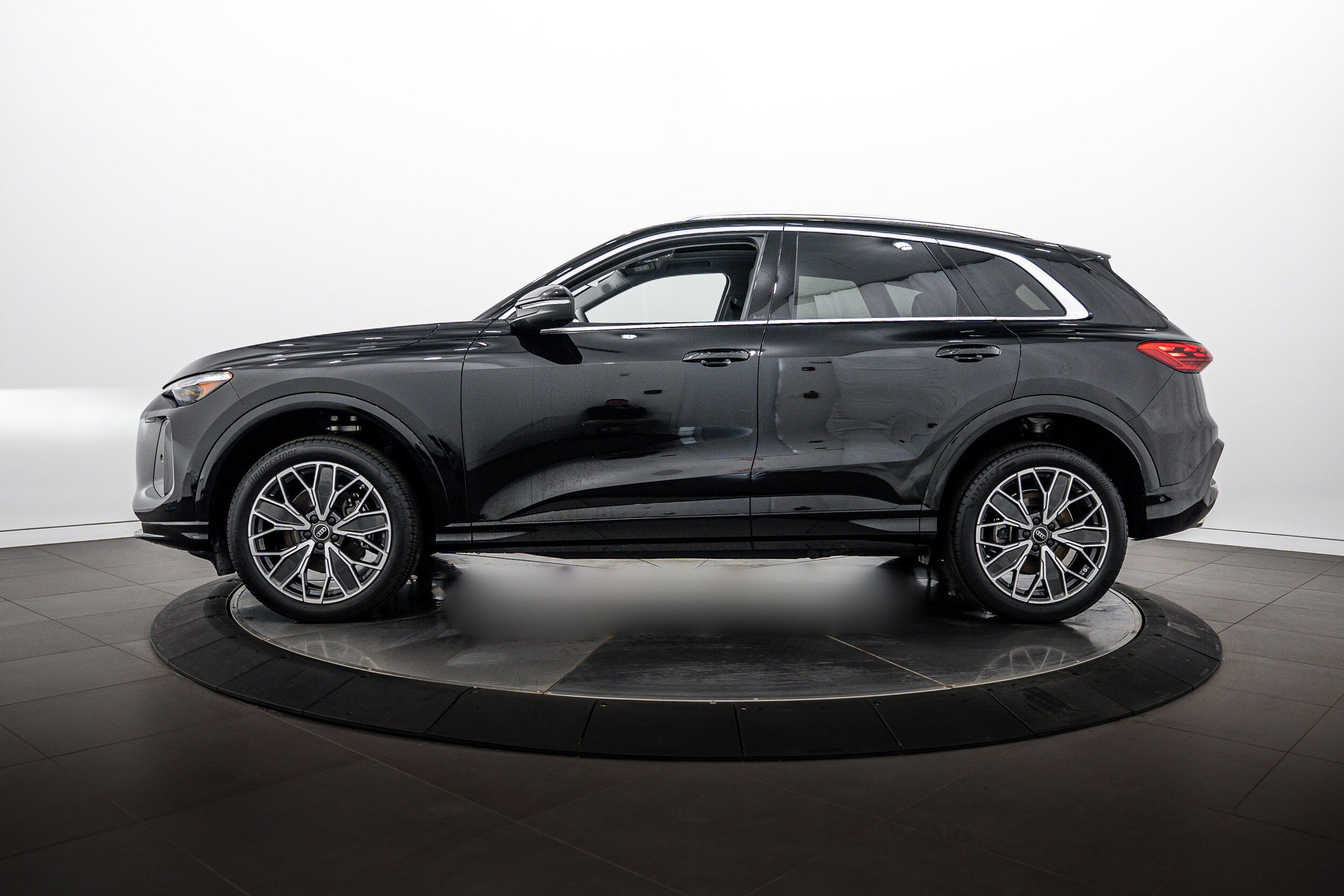 Used 2025 Audi Q5 Premium w/ Premium Plus AWD/4WD image 6