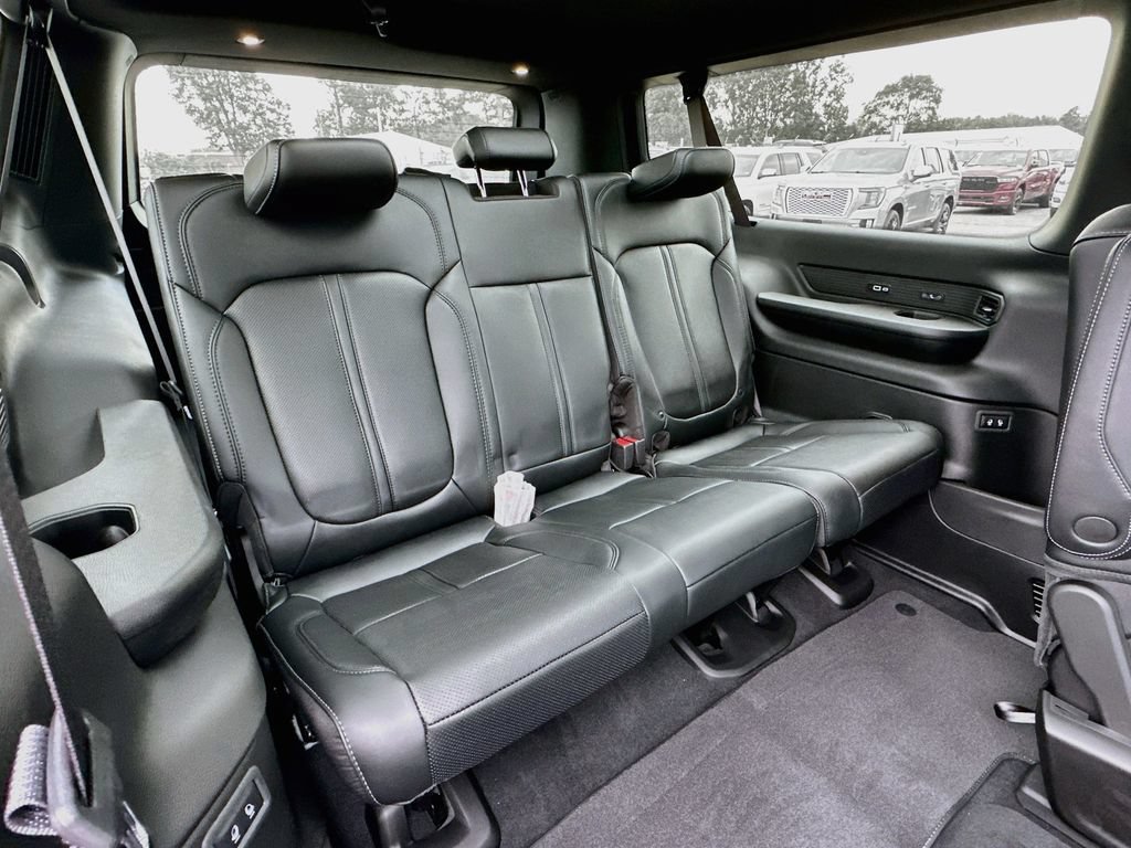 New 2026 Jeep Grand Wagoneer L Limited w/ Premium Group II AWD/4WD image 36