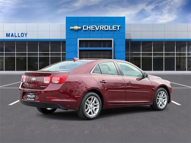 Used 2015 Chevrolet Malibu LT w/ Power Convenience Package image 2