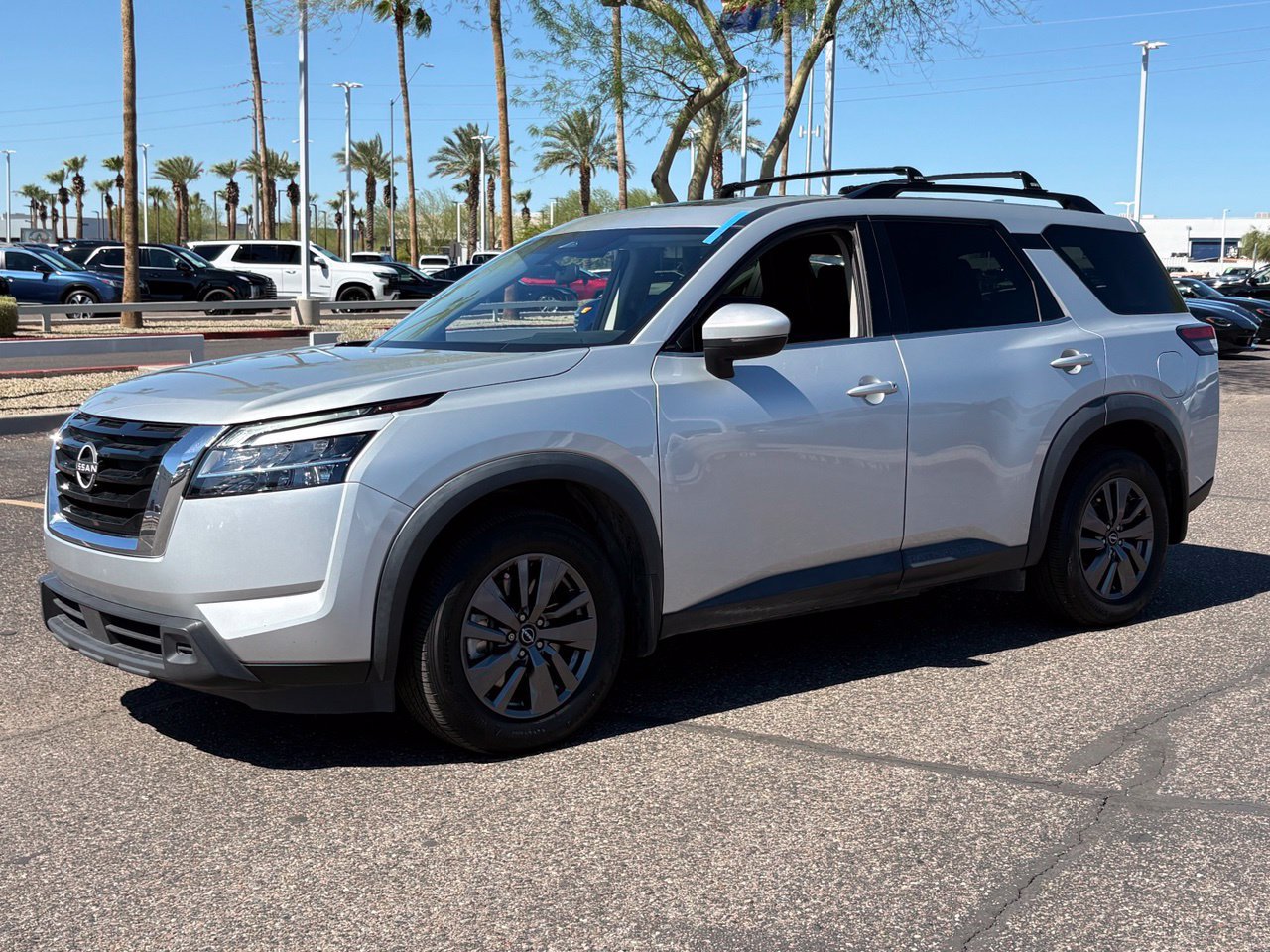 Certified 2022 Nissan Pathfinder SV w/ SV Premium Package FWD image 2