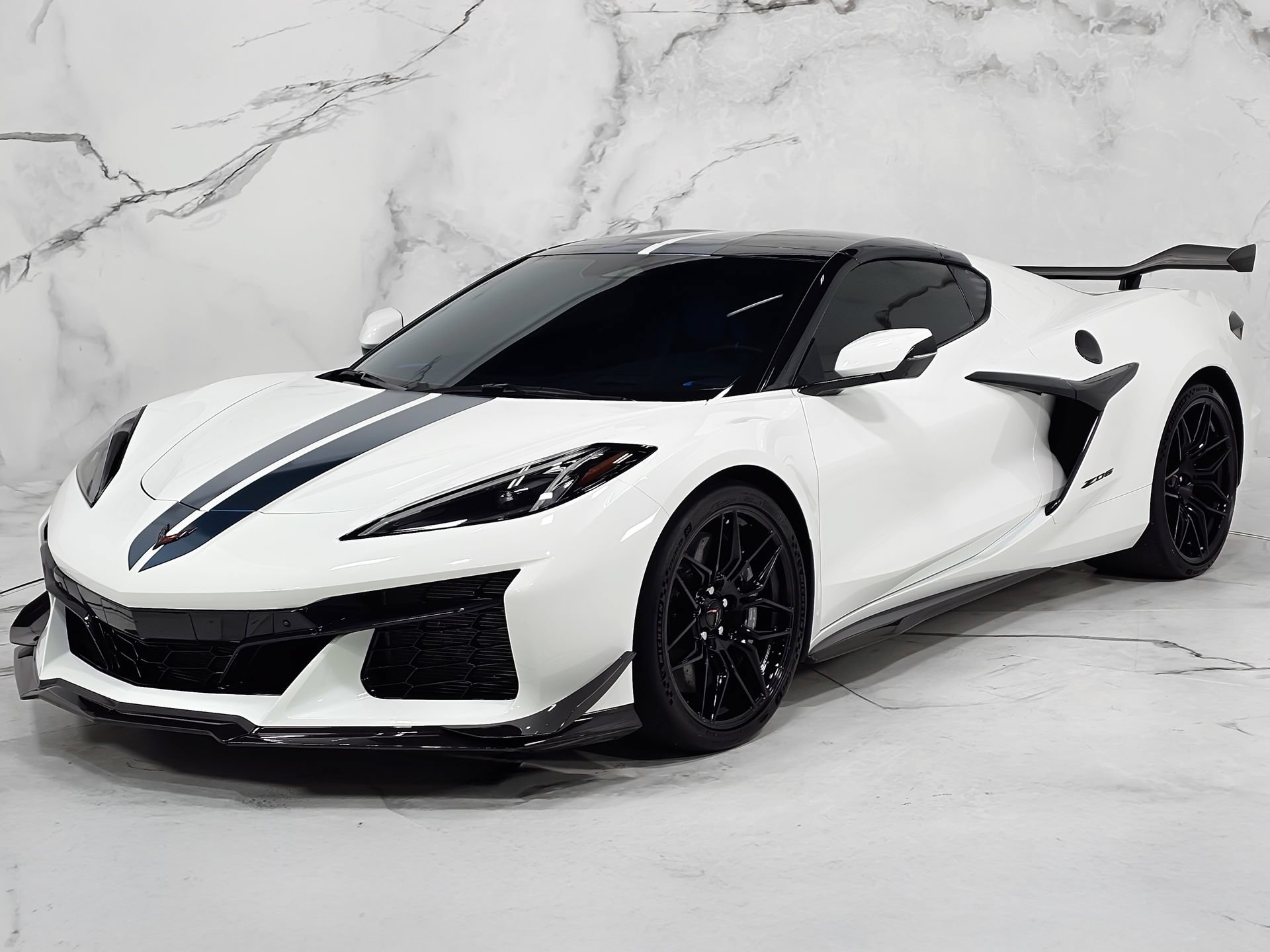 Used 2025 Chevrolet Corvette Z06 w/ Z07 Performance Package RWD image 10