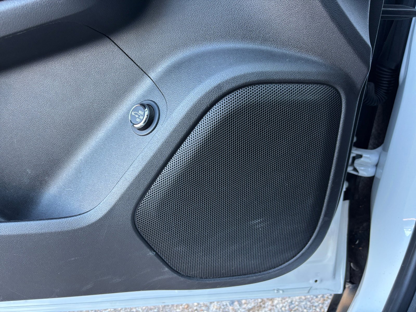 Used 2023 GMC Acadia SLE w/ Driver Convenience Package image 28