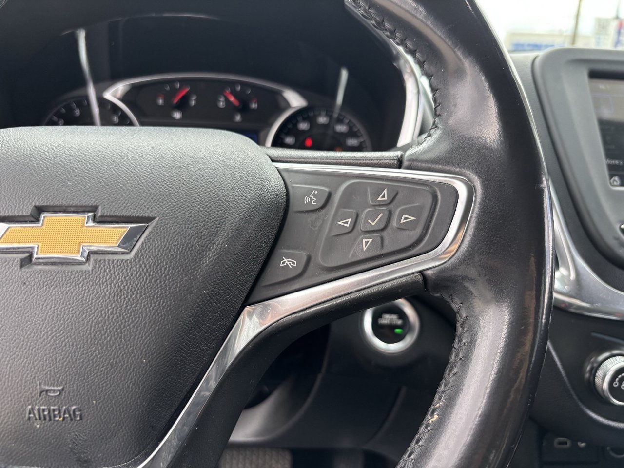 Used 2019 Chevrolet Equinox LT FWD image 26