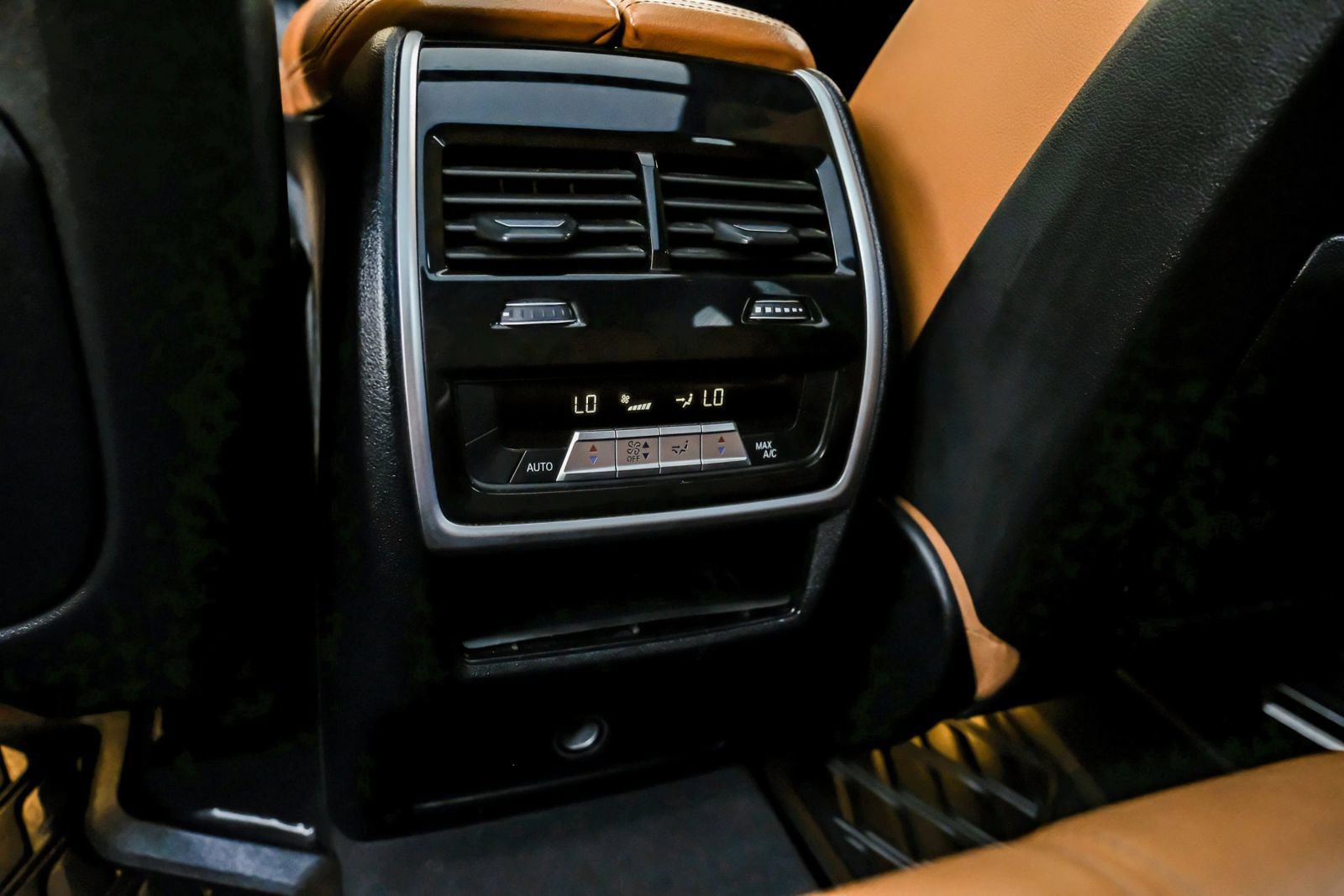 Used 2022 BMW X5 sDrive40i w/ M Sport Package RWD image 39