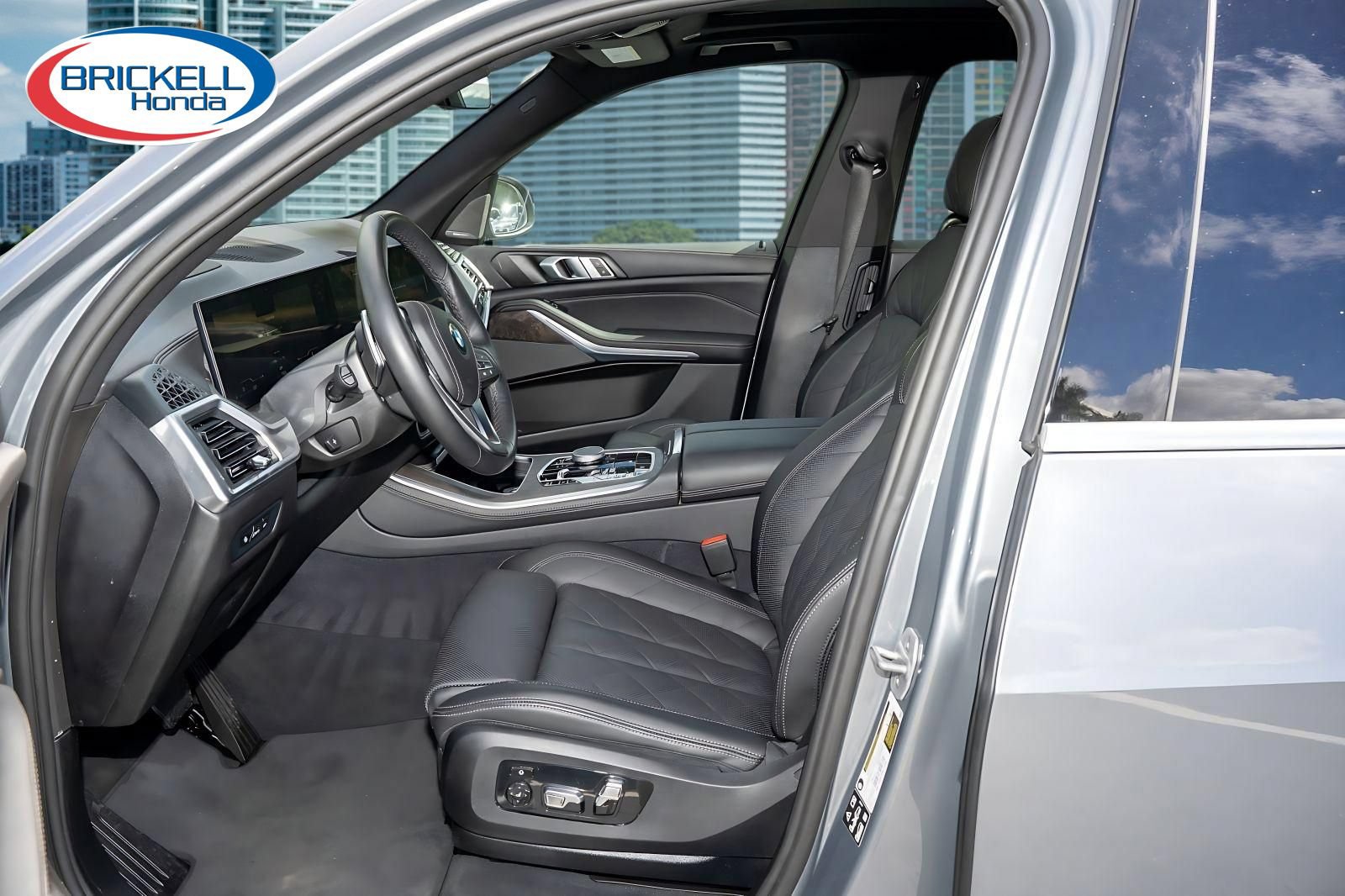 Used 2025 BMW X5 xDrive40i w/ Climate Comfort Package AWD/4WD image 16