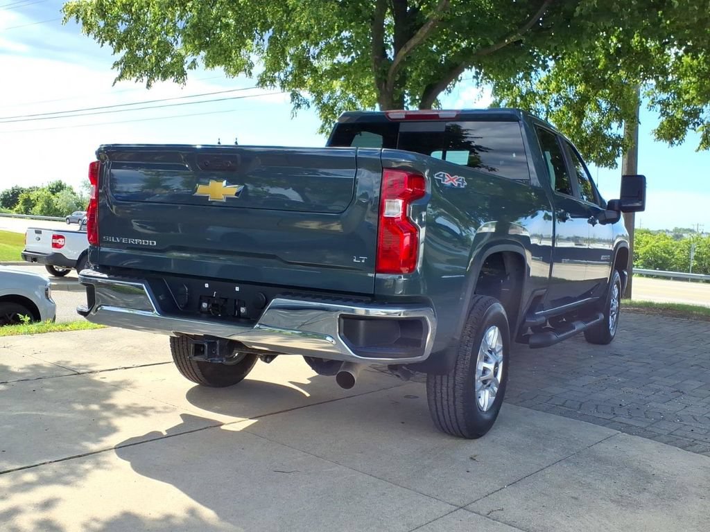 Used 2026 Chevrolet Silverado 2500 LT w/ Leather Package AWD/4WD image 5