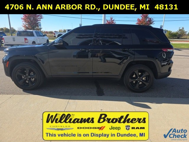 Certified 2024 Jeep Grand Cherokee Altitude image 10